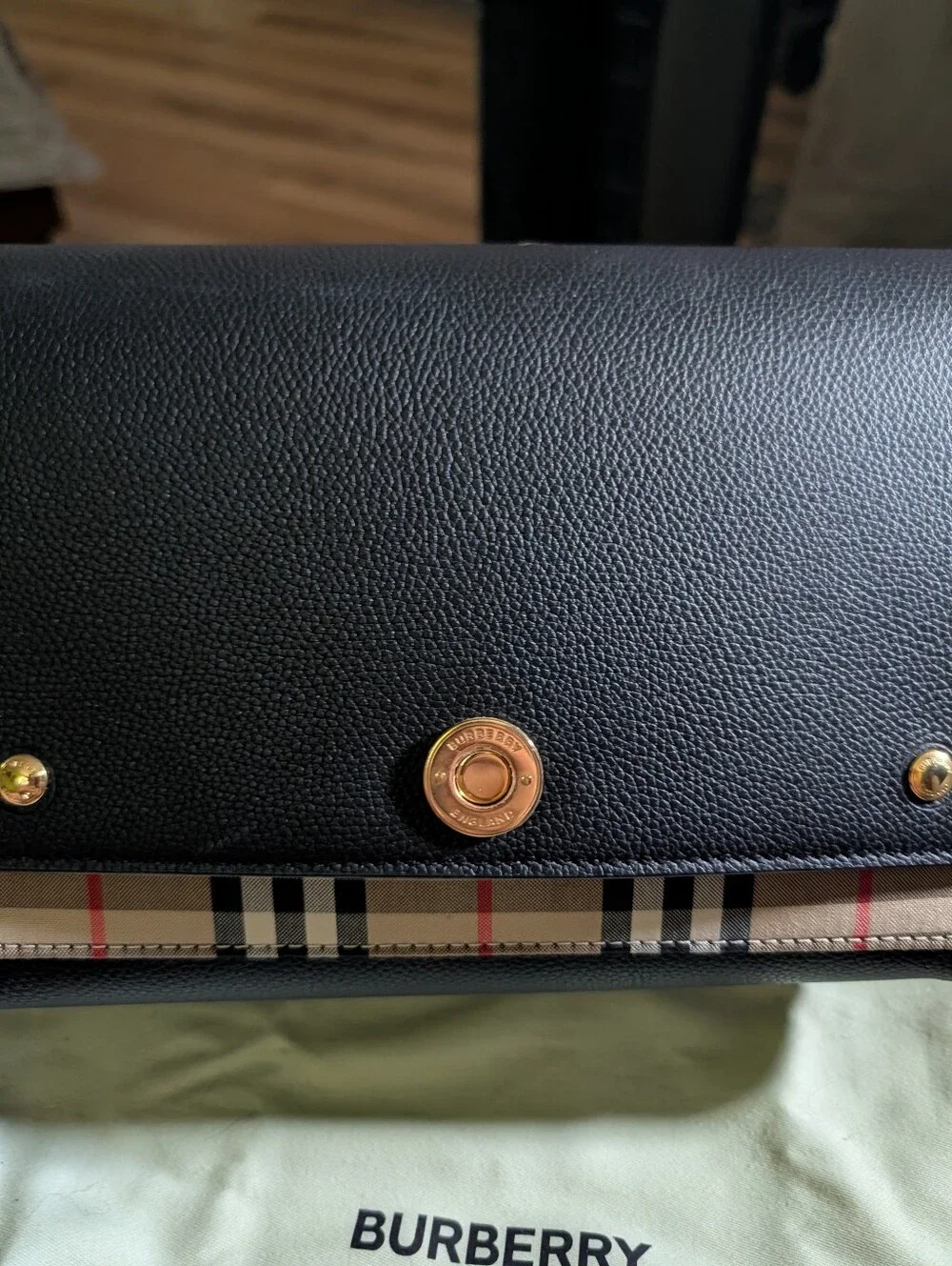 Burberry Black Leather Shoulder Bag with Vintage Check Trim - Picture 6 of 13